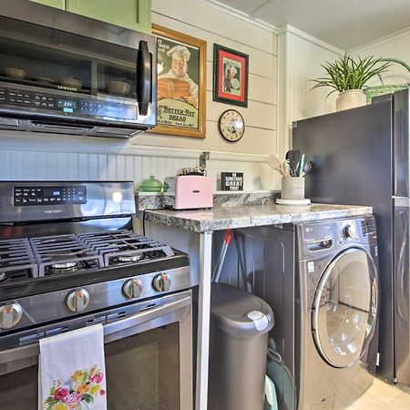 Charming Country Cottage, Walk To Main Street! Tomball Exterior photo